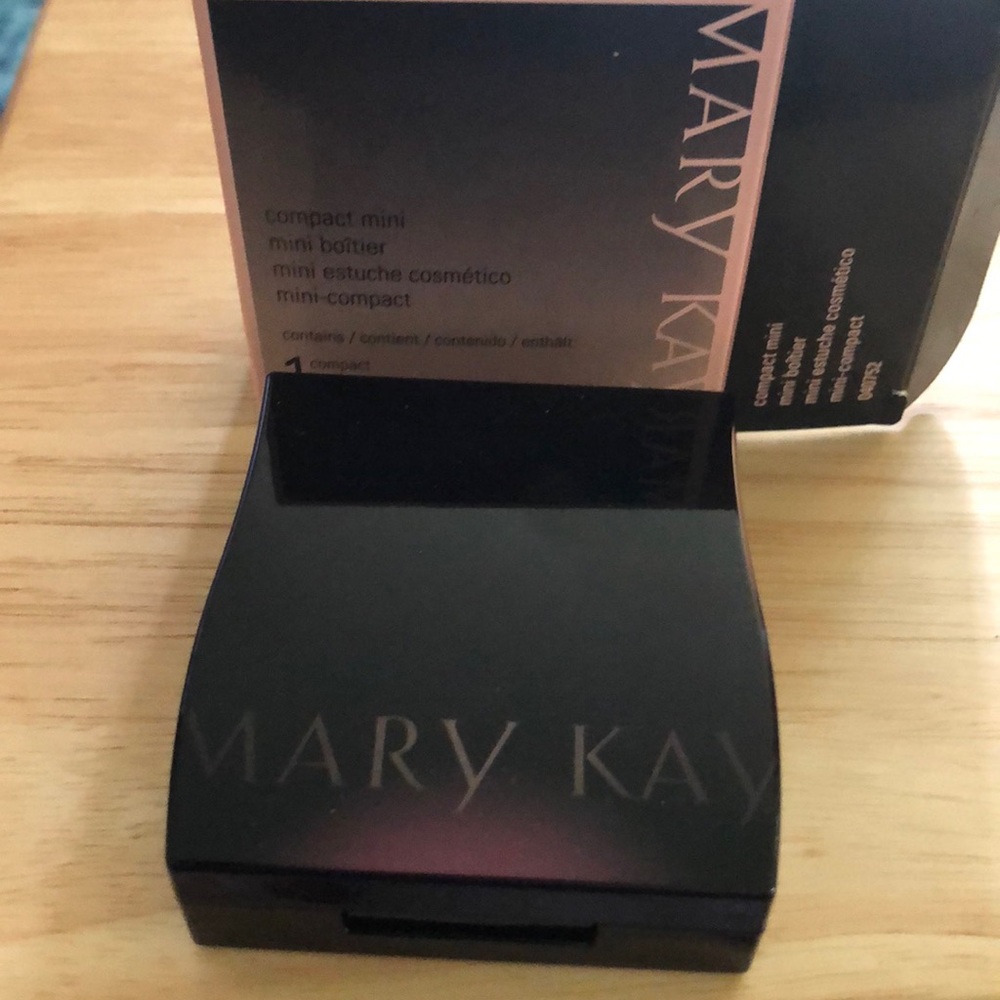 Mary Kay Compact Mini - Picture 2 of 3